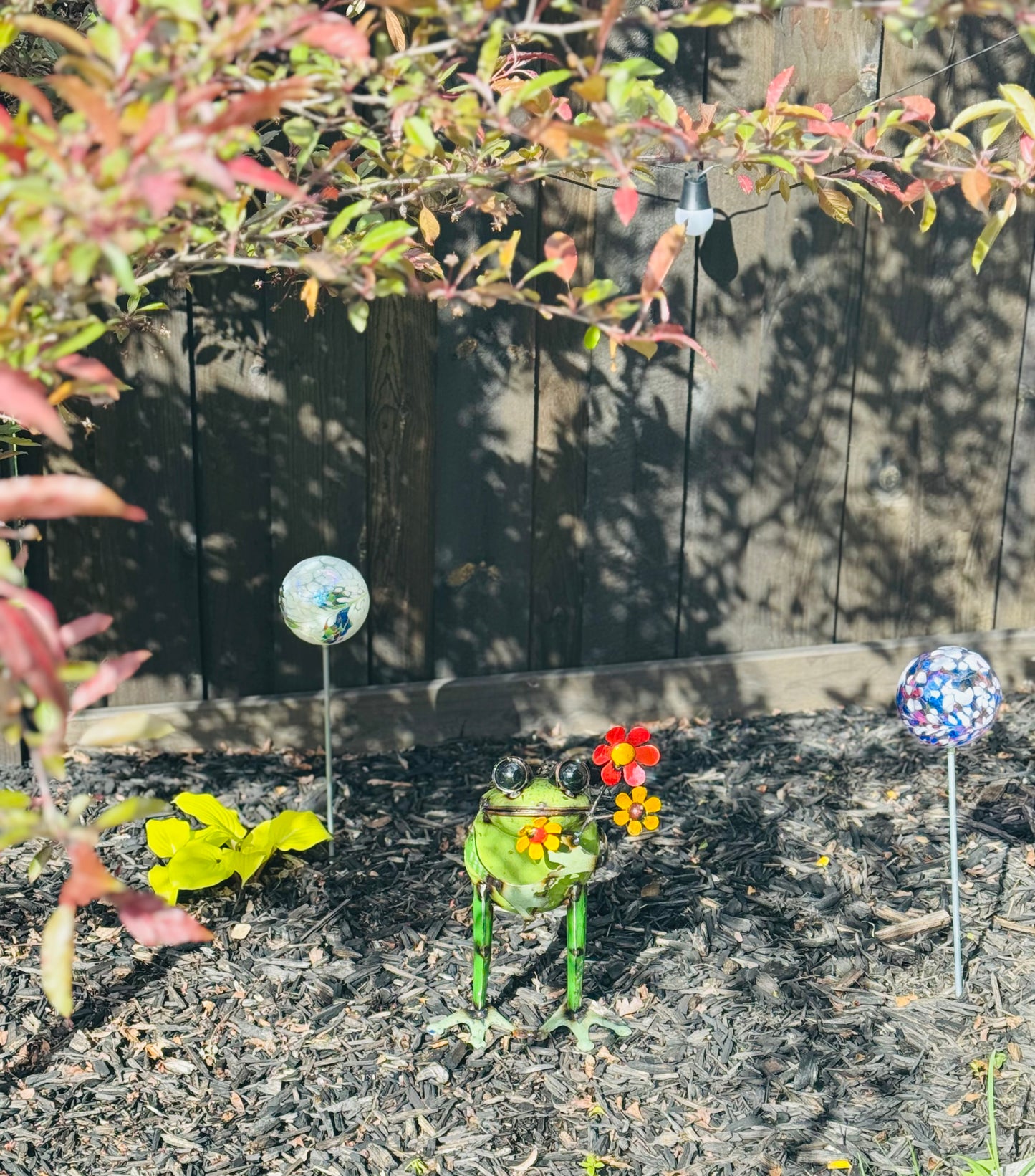 Iron Standing Frog With Flower • Garden Statue Decor